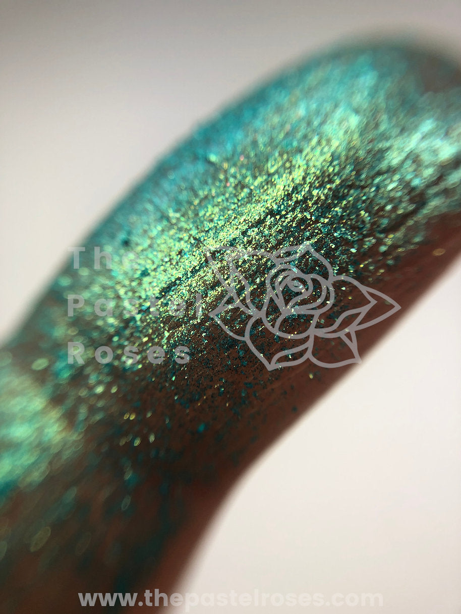 Island - Metallic Eyeshadow