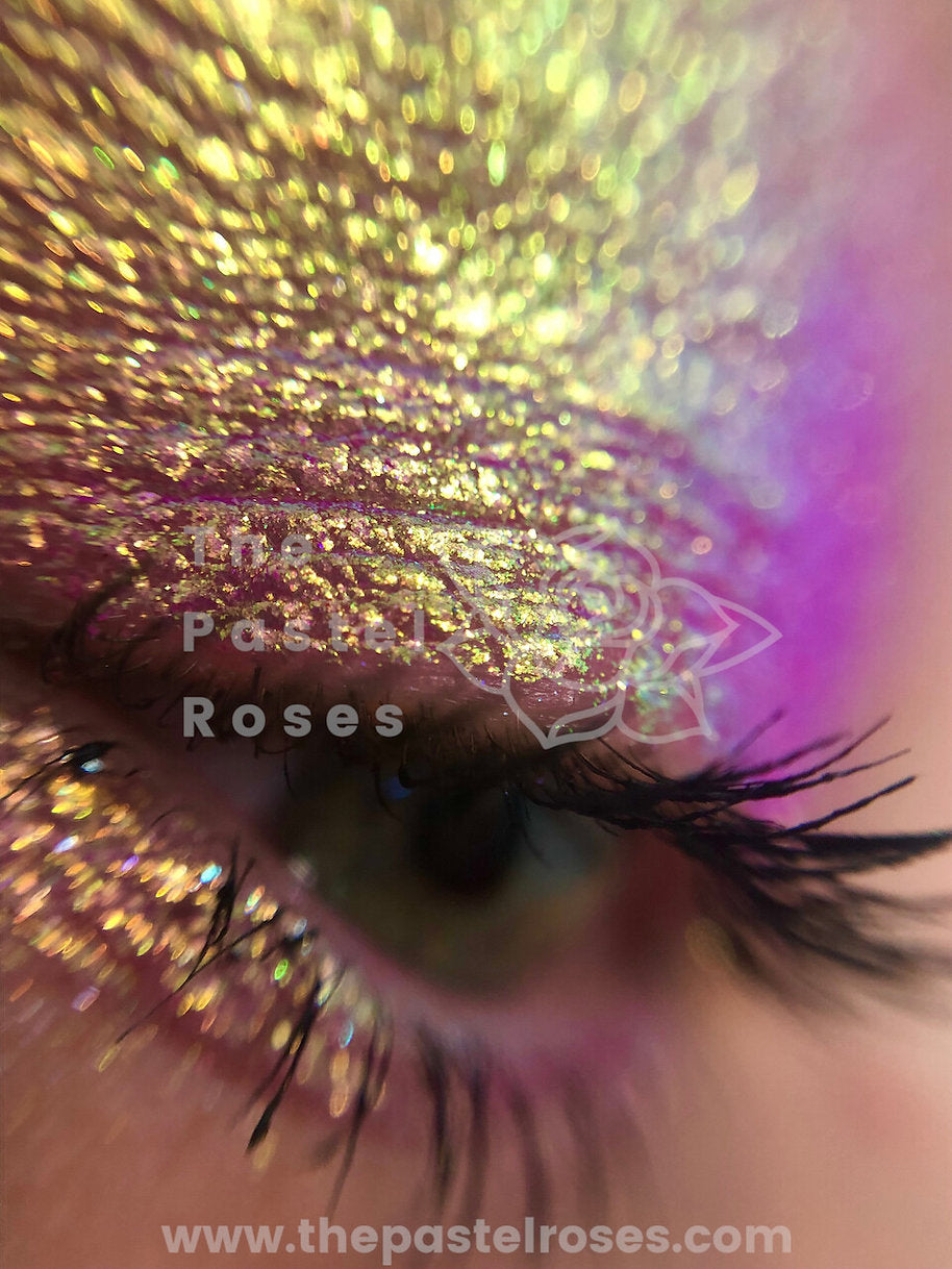 Spectrum - Multi-Chrome Pressed Eyeshadow (PRE-ORDER)