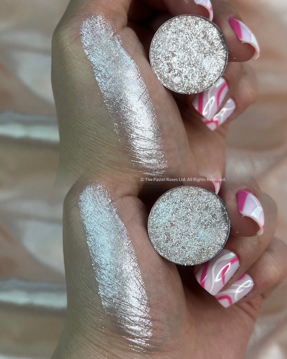 Velvet Beige - Metallic Eyeshadow