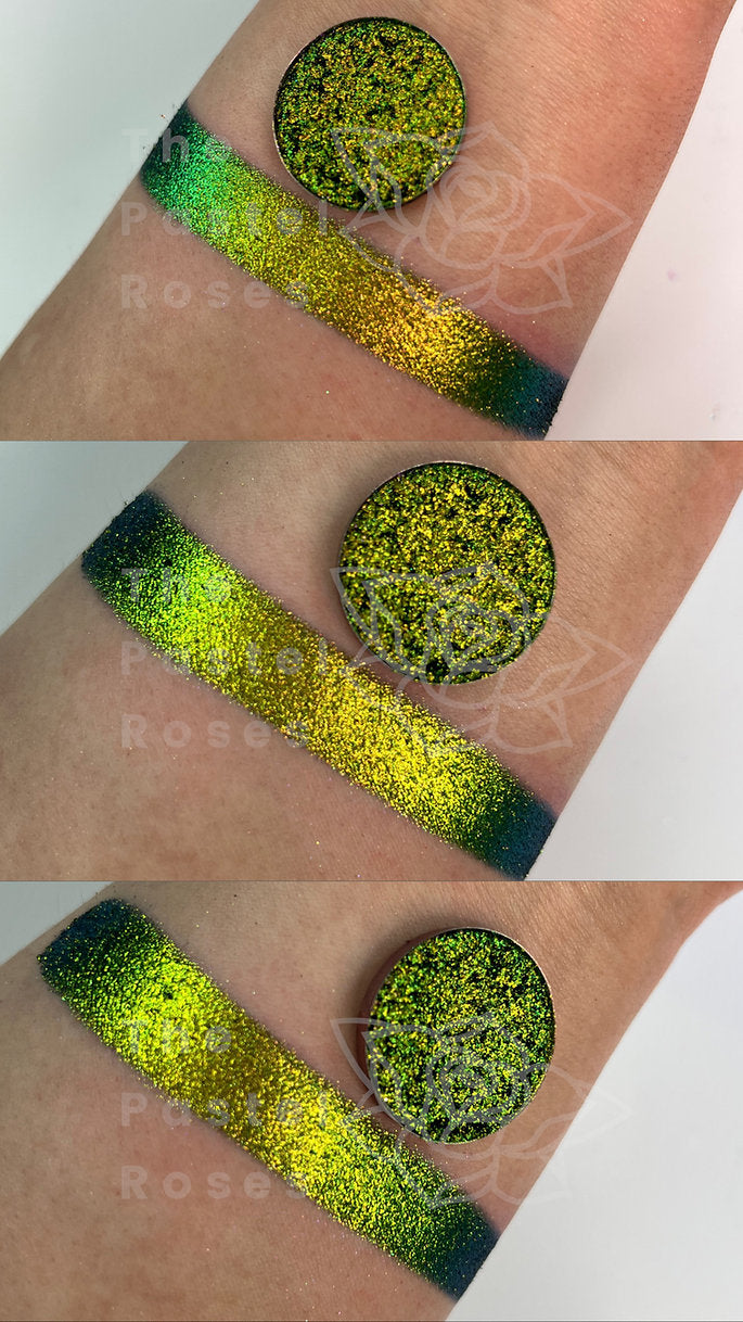 Simulation - Multi-Chrome Pressed Eyeshadow