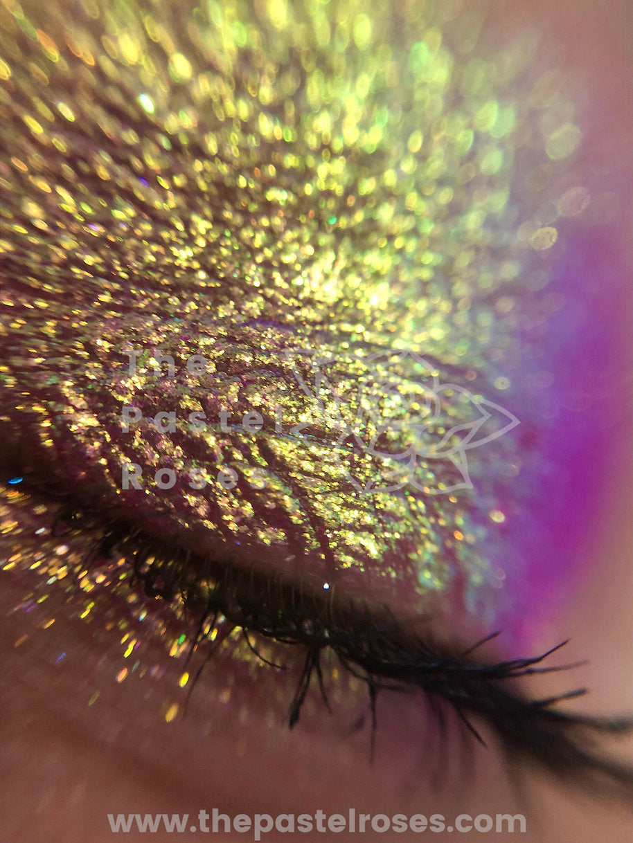 Spectrum - Multi-Chrome Pressed Eyeshadow (PRE-ORDER)