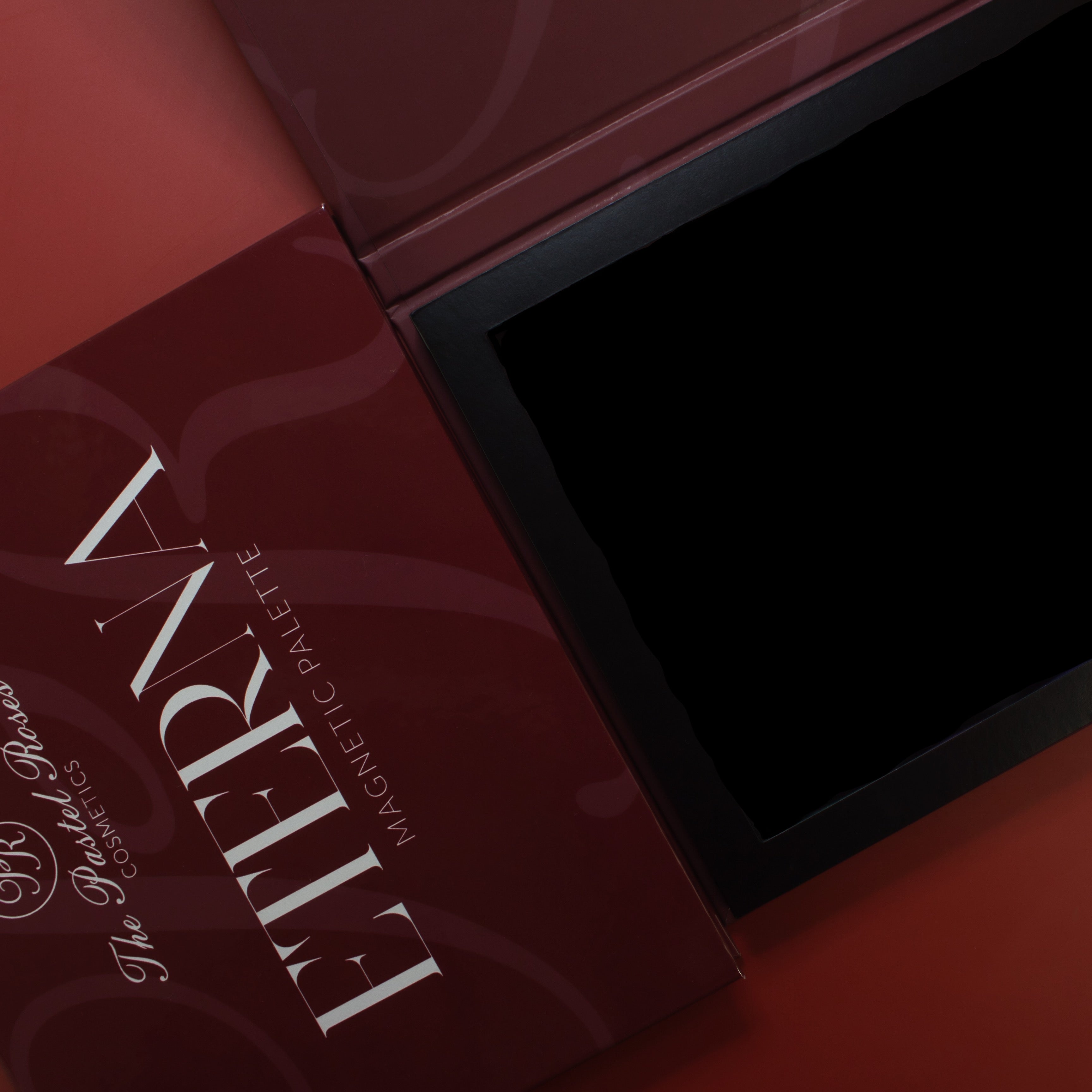 ETERNA – Magnetic palette for 20 pressed eyeshadows (PRE-ORDER)