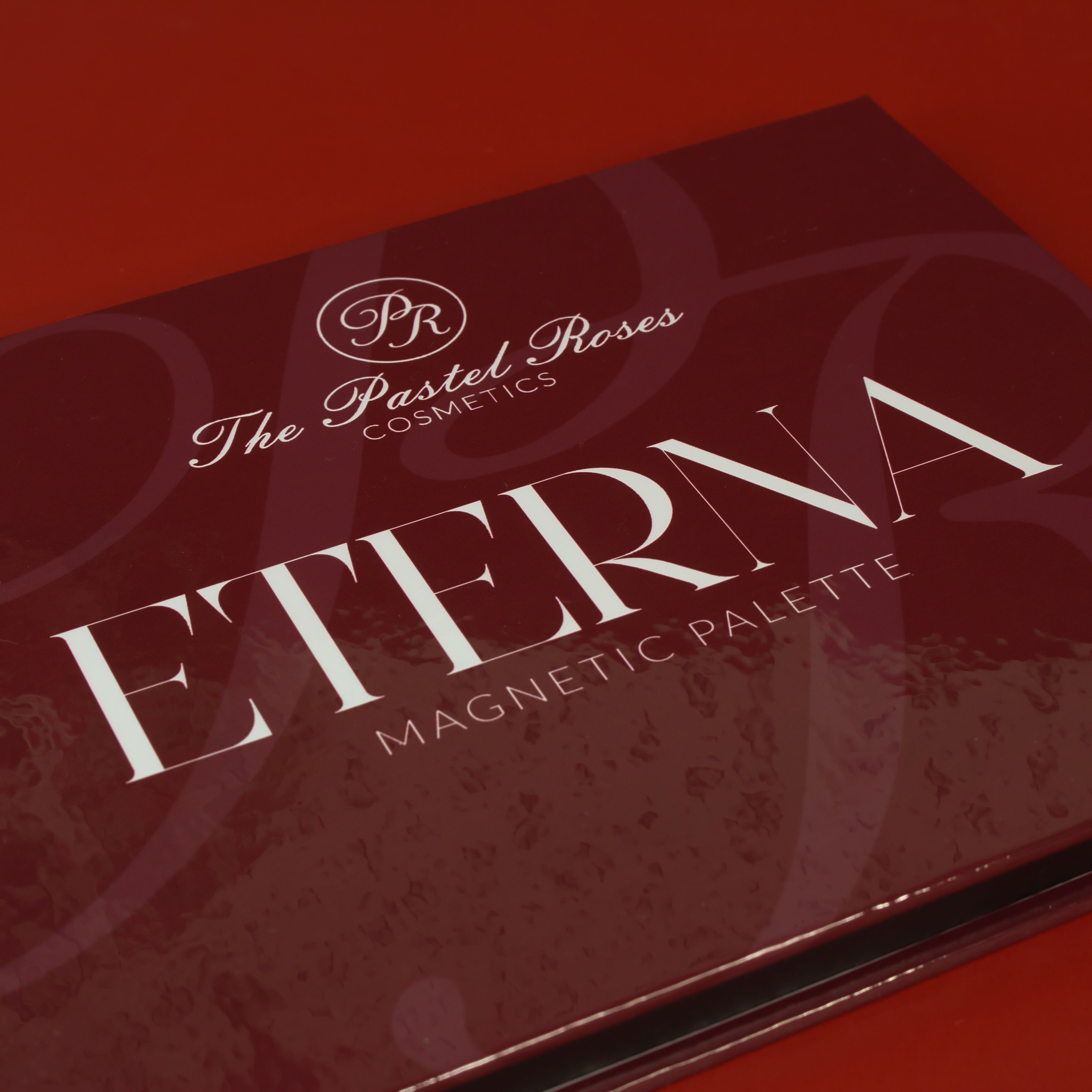 ETERNA – Magnetic palette for 20 pressed eyeshadows (PRE-ORDER)