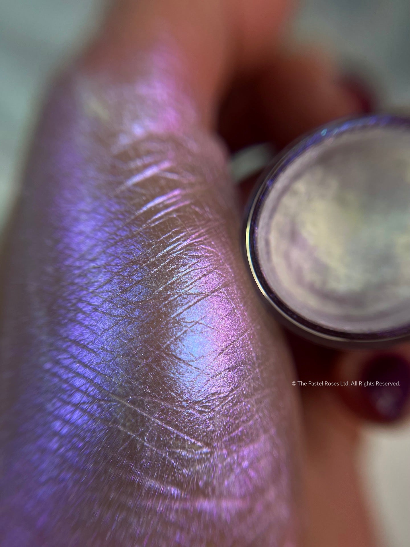 Moon Kiss - Sypki cień do powiek