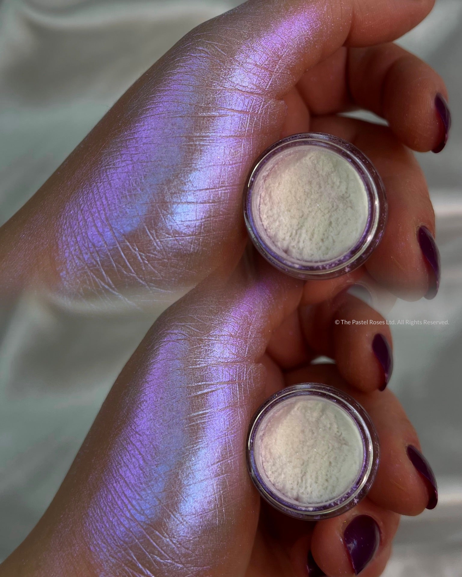 Moon Kiss - Sypki cień do powiek